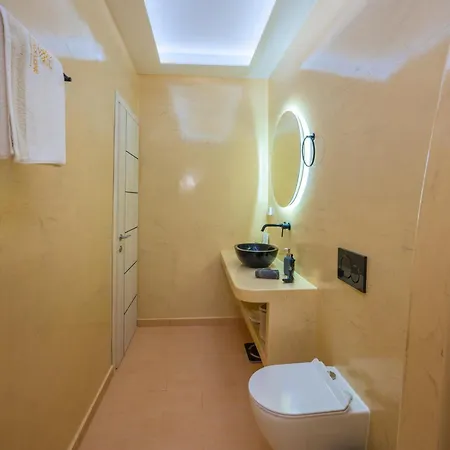 Apartment Aina *