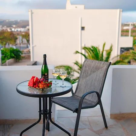 Aina Karterados (Santorini)